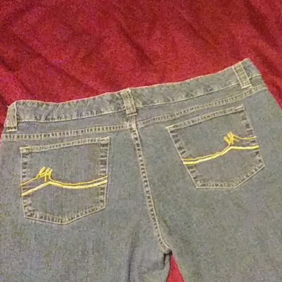 Jeans - Picture 3 of 4